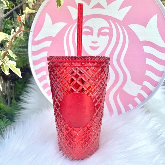Starbucks Red Jeweled Grande 2021 Holiday Collection// Grande Size